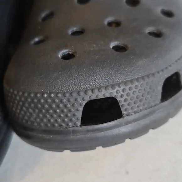 Black Crocs - Picture 6 of 8